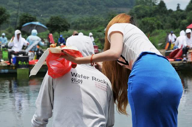 黑坑钓鱼和野钓的区别,为什么说野钓的钓不了黑坑