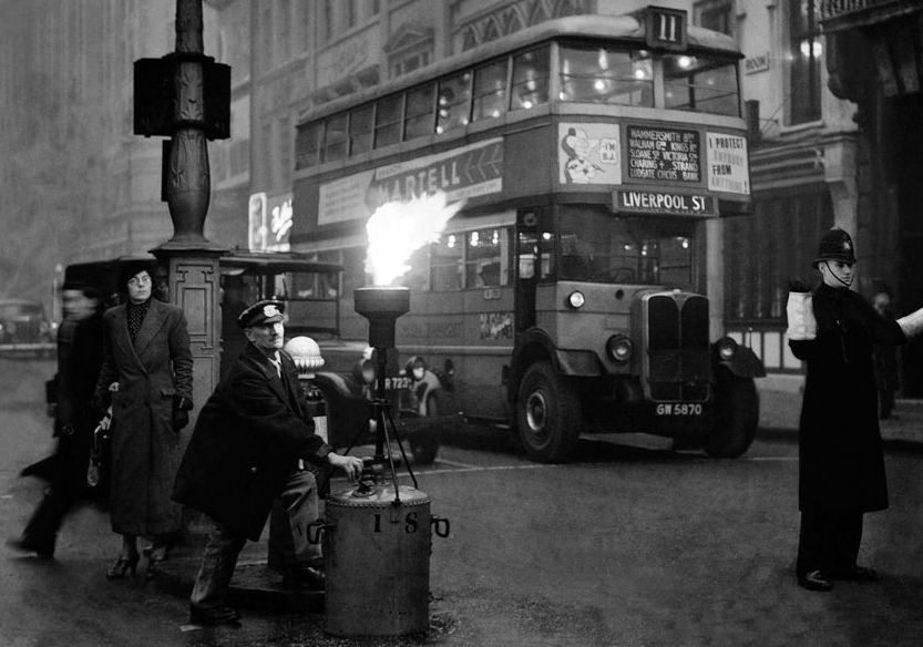 古代没有电灯怎么亮的,古代没有电灯不能用荧光来照明吗