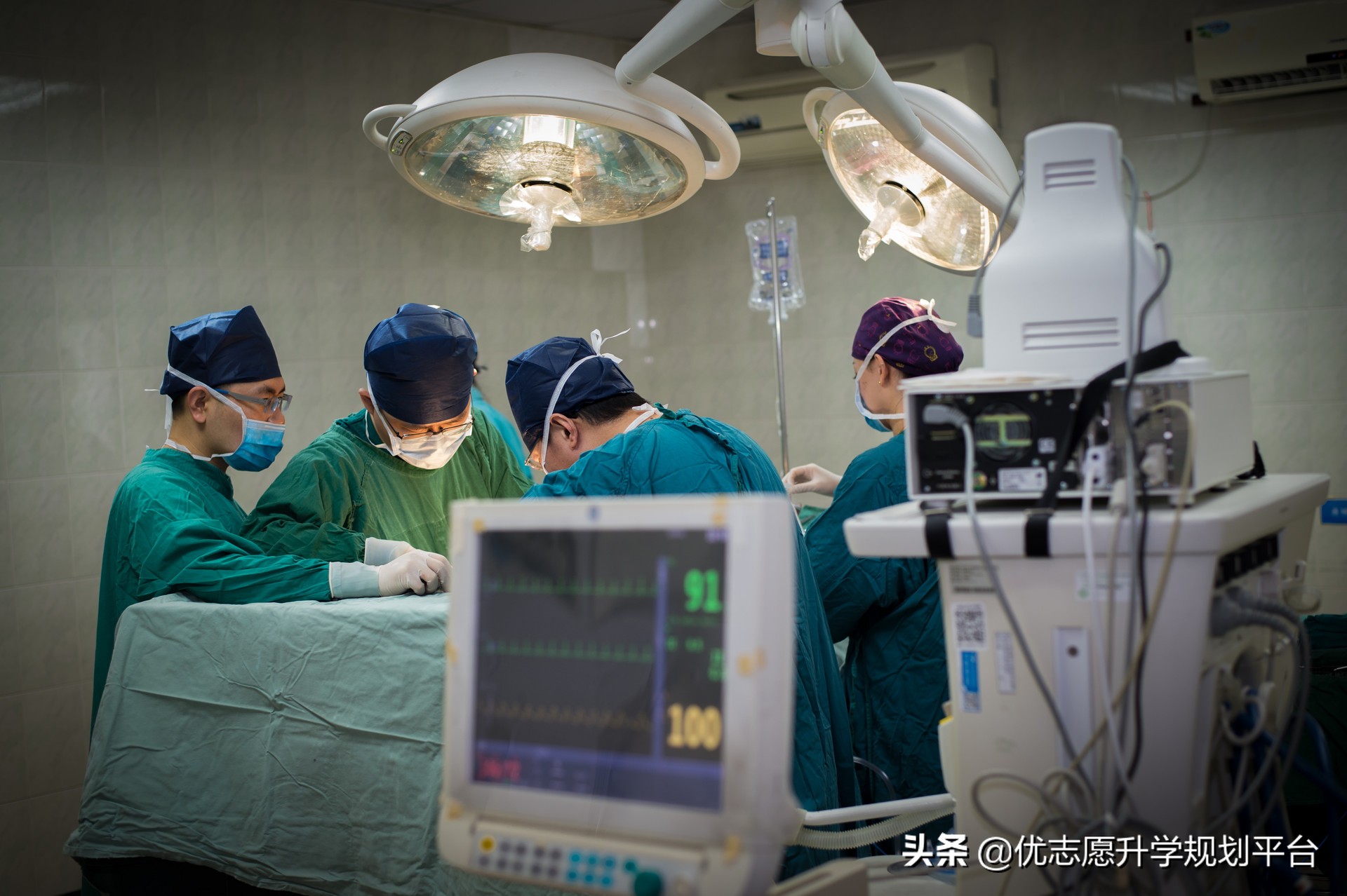 专科生学医应该选什么专业,专科生学药学有前景吗