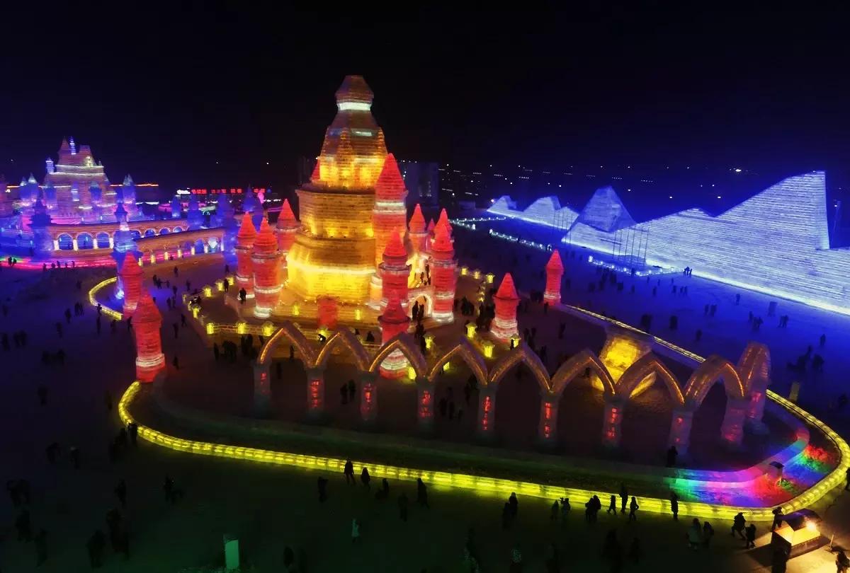 哈尔滨冰灯游玩攻略,哈尔滨冰灯梦幻之行