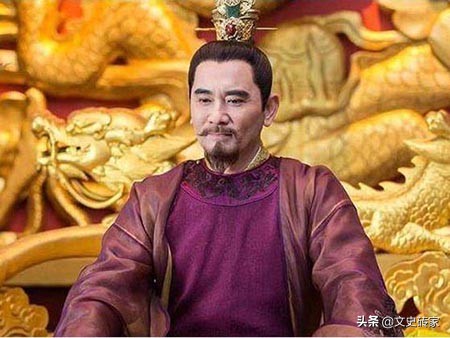 准皇后出身微贱皇帝替她向重臣攀亲，重臣婉言谢绝，结果很快被贬