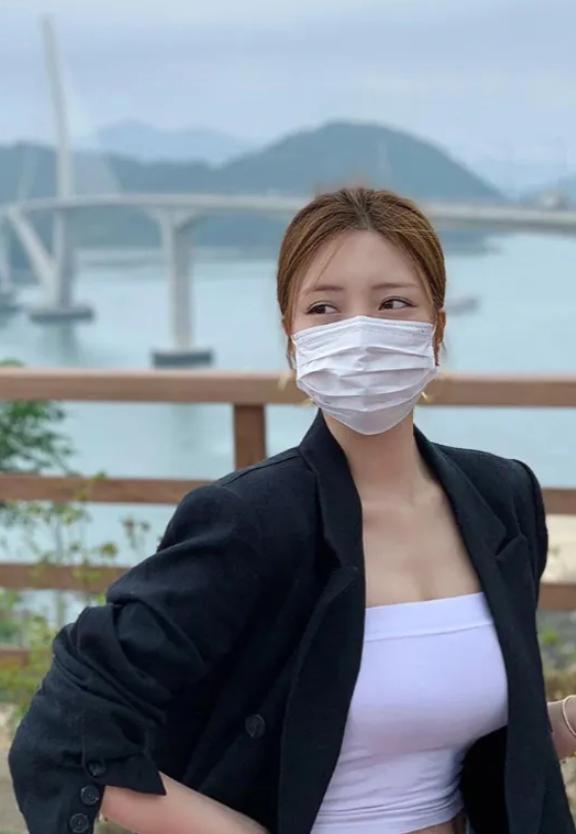 胸大显胖该怎么穿衣服,胸大的人怎么穿才不显胖