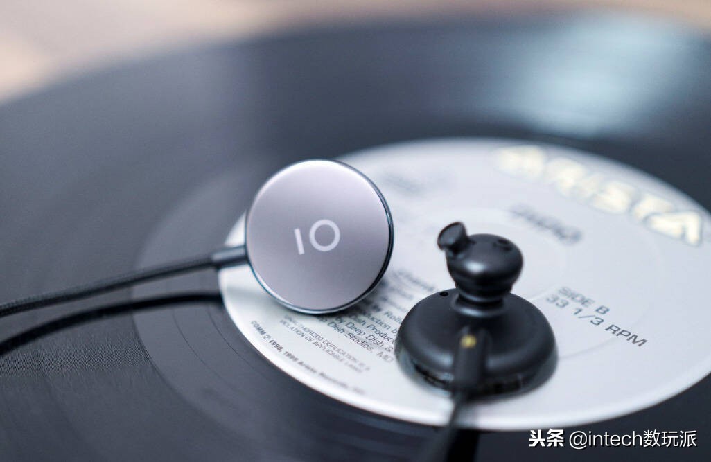 复古造型的耳机,造型比较好看的耳机