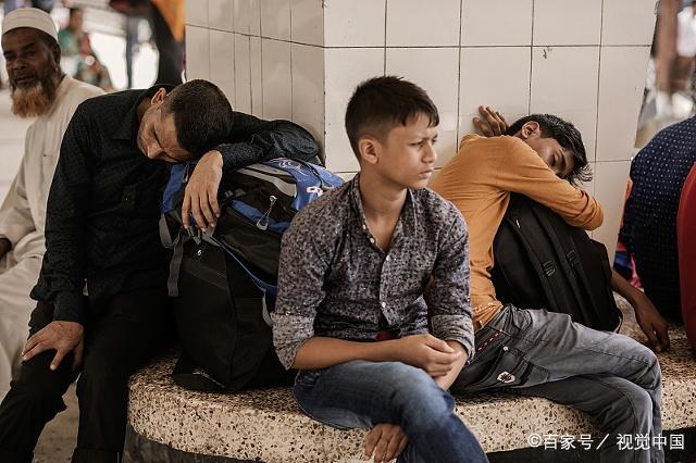 农民工过年回家老板拖欠工资？三种方法帮你处理，一个人都跑不了