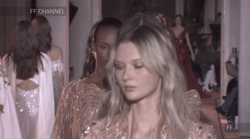 黎巴嫩爆炸发生后，巩俐章子怡的挚爱无声落泪……