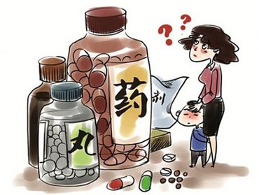 宝宝喉咙有痰但吐不出来,宝宝喉咙有痰排不出喝盐水