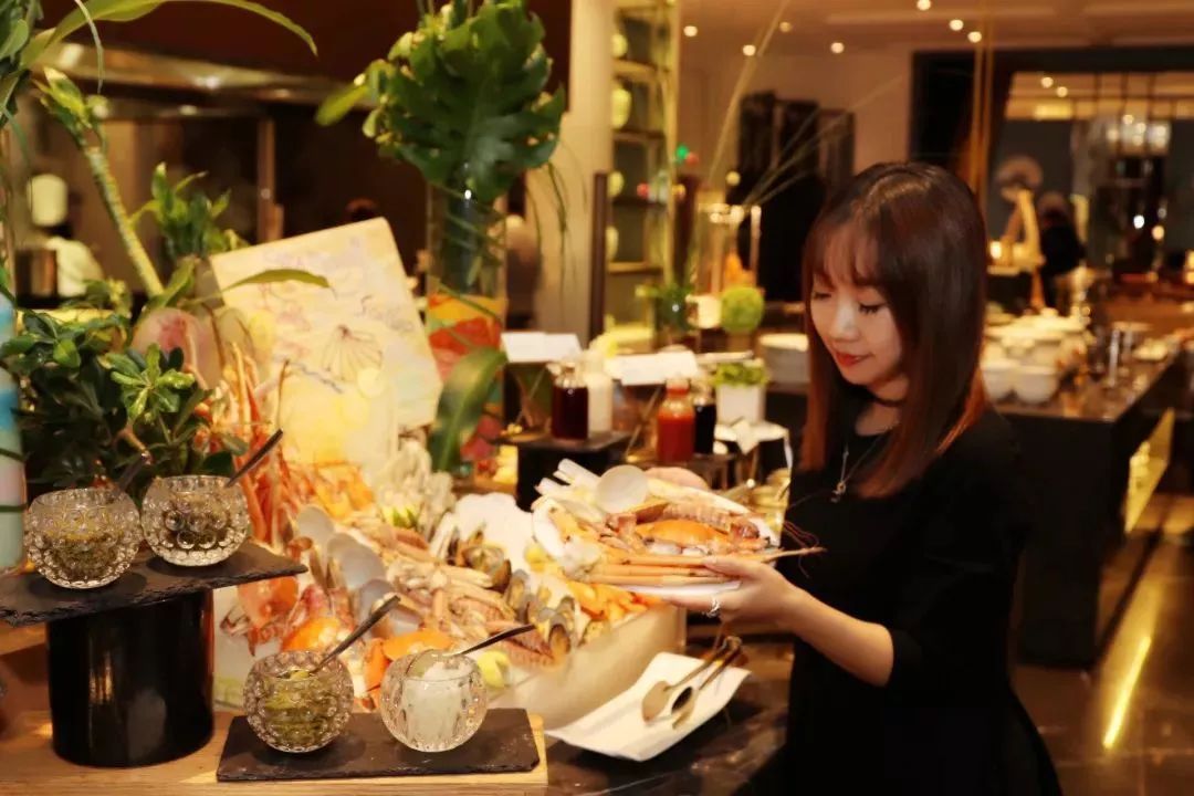 坐拥500万英镑艺术品!自助晚餐云集4家餐厅精华菜!