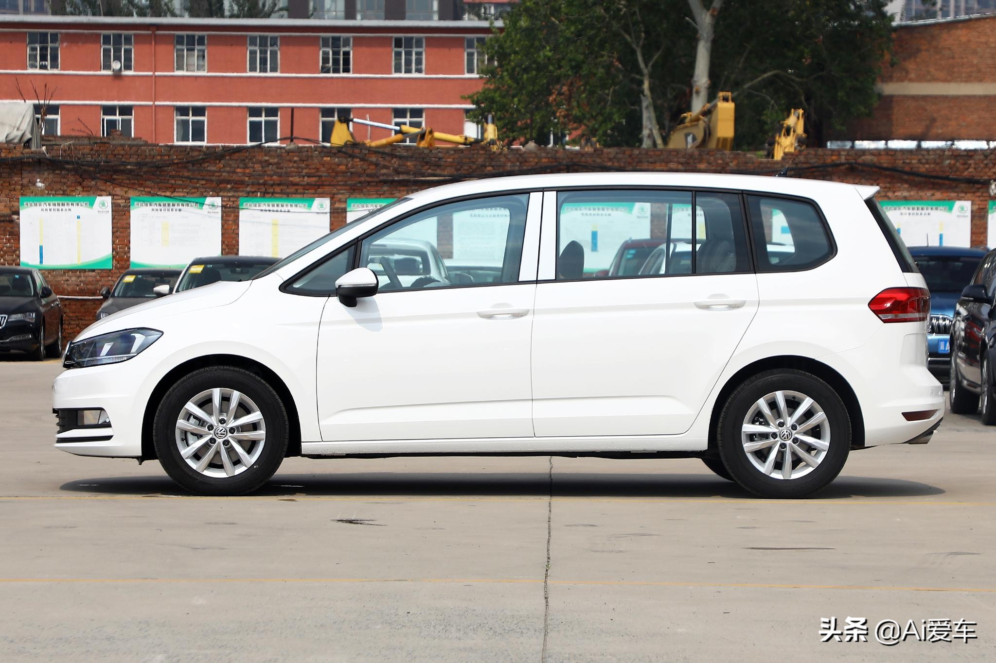 大众途安七座豪华高配,大众途安车型介绍六座款