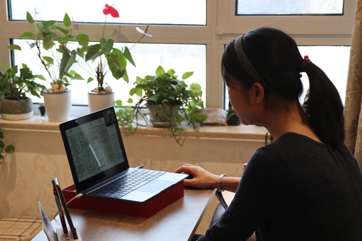 大连东软信息学院第三个学期,见屏如面直播