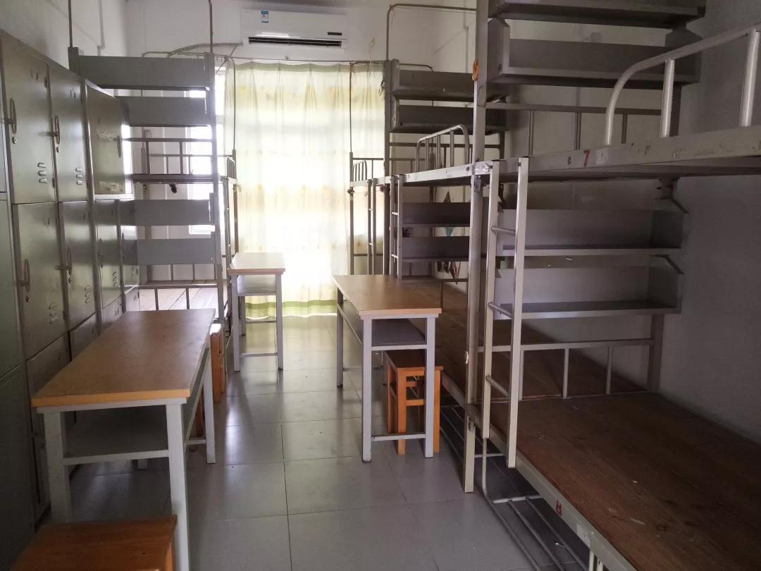 大学宿舍5人间哪个最好,《大学》宿舍对比