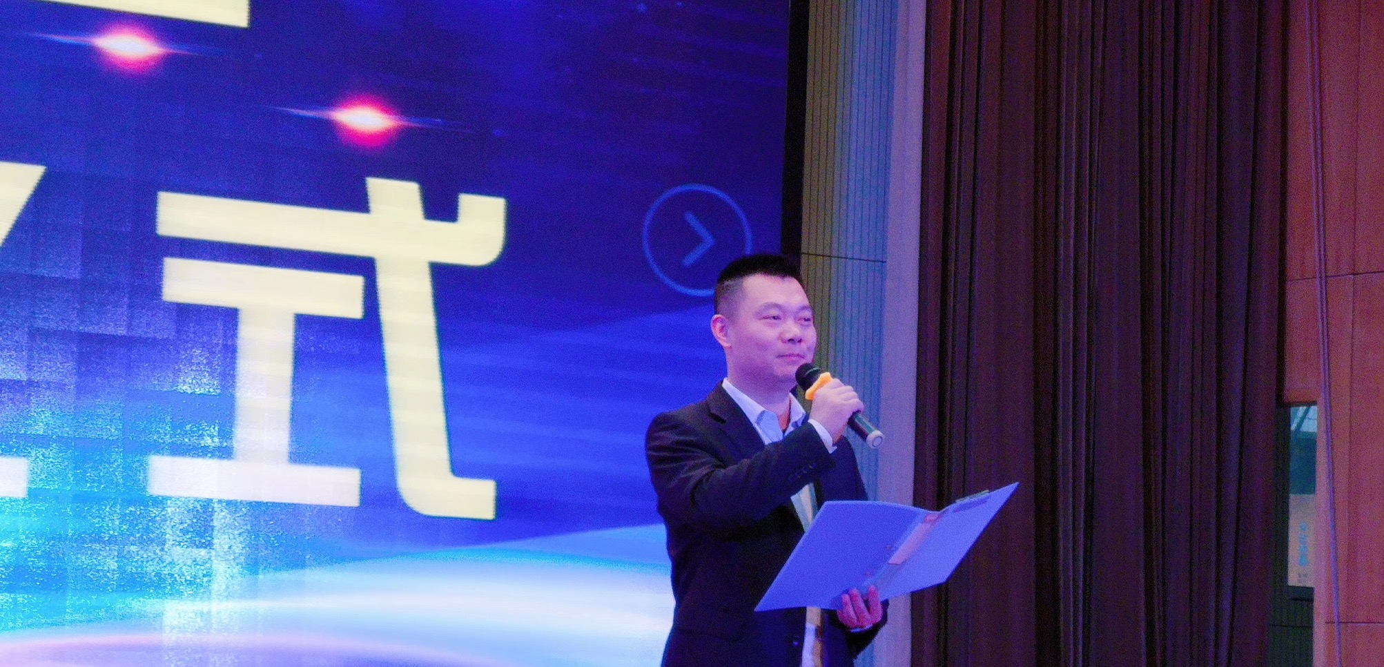 襄阳迎春晚会直播,襄阳市迎春联欢晚会精彩上演