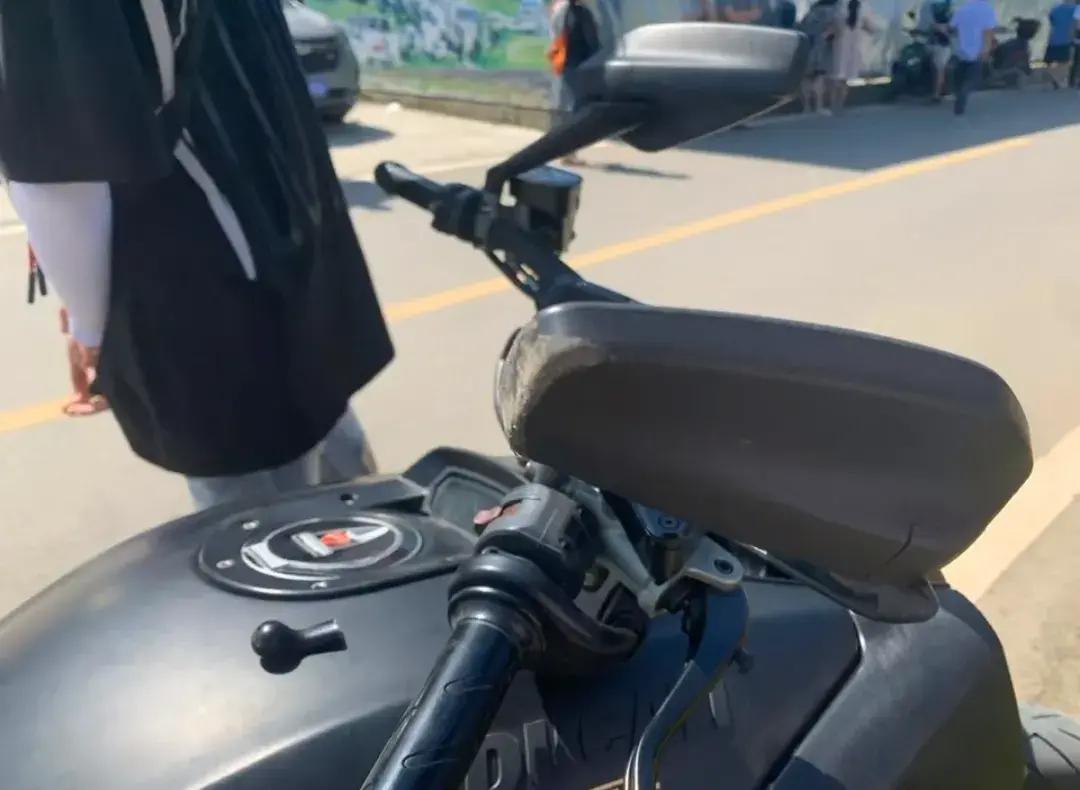 杜卡迪被撞维修费7.5,杜卡迪只换不修撞了怎么办