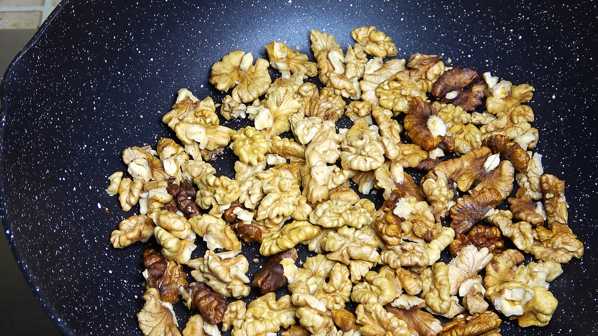 自制红枣核桃糕的简单做法,自制红枣核桃糕没有淀粉怎么办