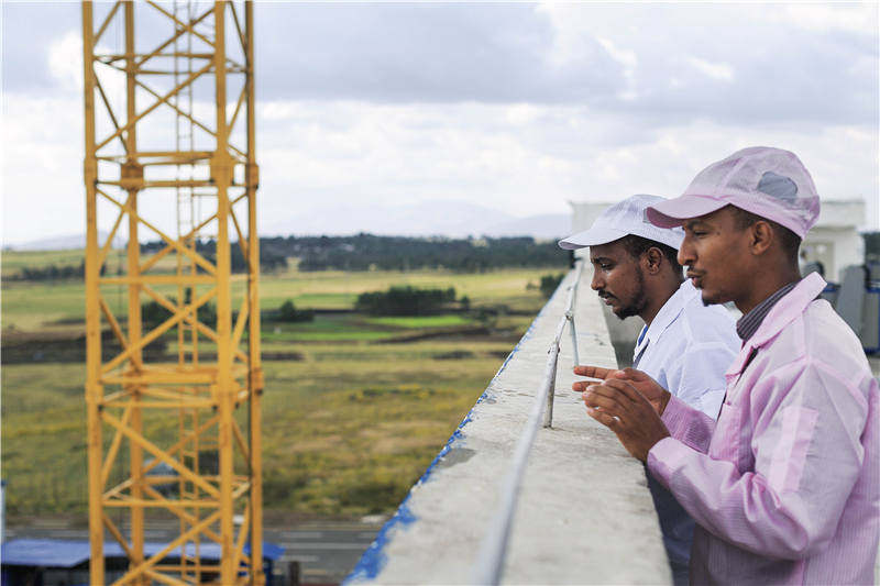 这家中国手机公司在中国不卖1台手机，在非洲却占半壁江山，“非洲手机之王”传音是如何诞生的？