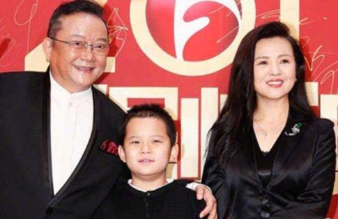 王刚讲彩礼五十万,王刚与三段婚姻的波澜