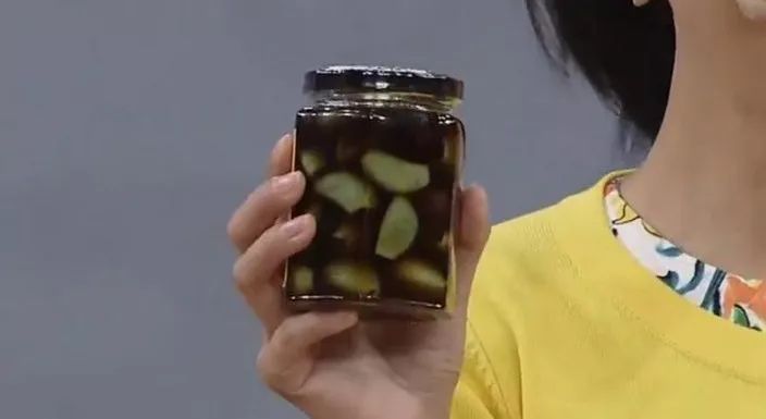 醋泡大蒜加冰糖有什么好处,吃醋泡大蒜对身体有什么好处