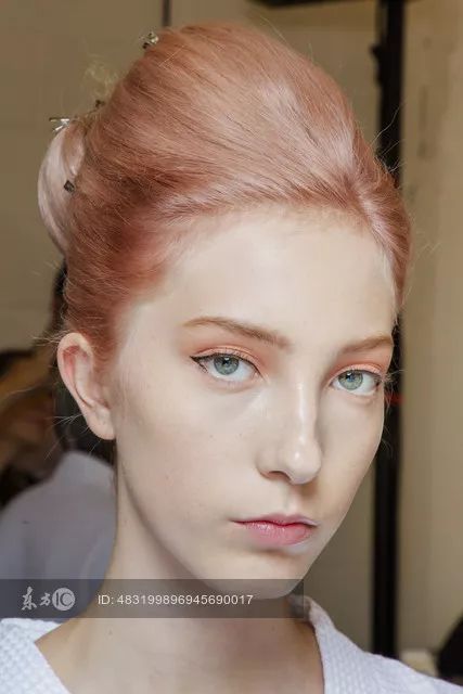 鞠婧祎李艺彤honey舞台,鞠婧祎港风复古妆容