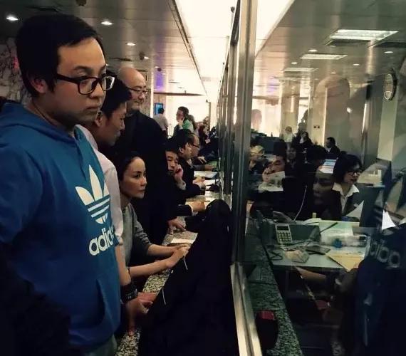 王菲刘涛背后的男人都是投资奇才，李亚鹏为四千万下跪，王珂破产