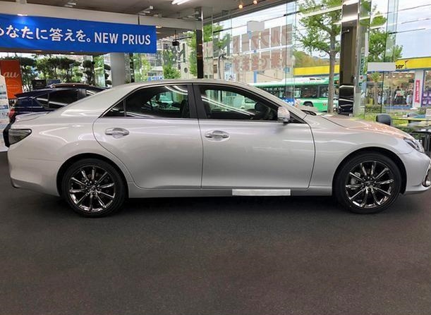 丰田全新一代锐志曝光,2007年丰田锐志白色2.5v6内饰改装