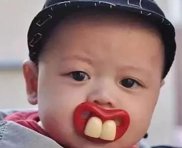 小孩找不到安抚奶嘴哭不停,小孩子不用安抚奶嘴一直哭怎么办