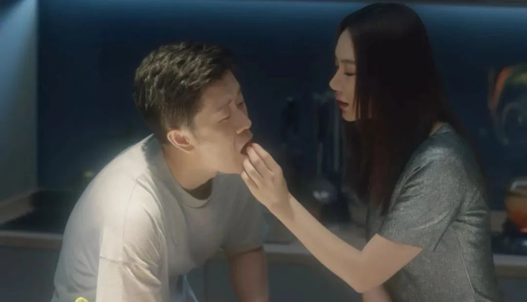 敢买戚薇牌机器人吗？专门拆散别人家庭的那种