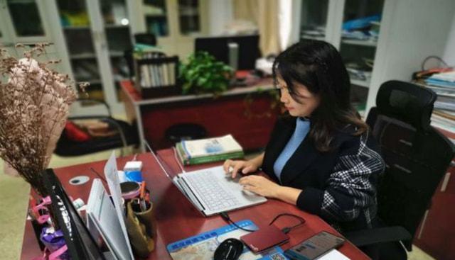 小学教师怎么调进教育局,教师调动到新学校利与弊