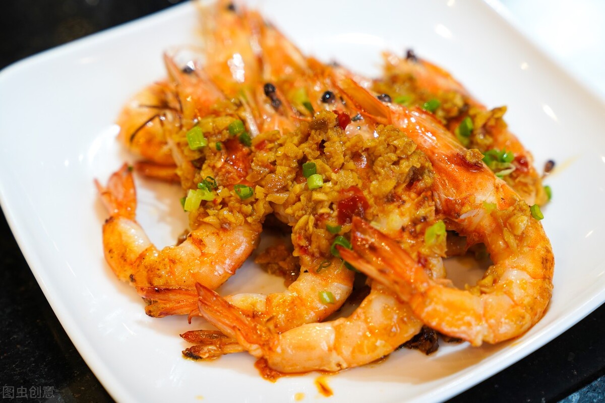 为什么虾熟了会卷起来,虾怎么处理可以弯曲