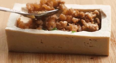 昔日宫廷帝王宴今朝民间百姓餐,昔日帝王宴今朝百姓餐