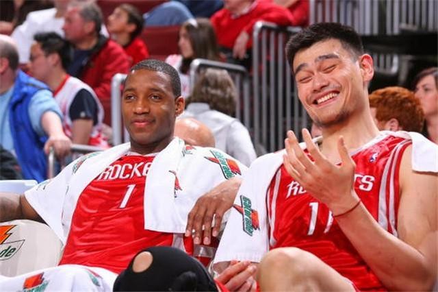 那些年我们一起用“砖头”手机看过的NBA文字直播比赛