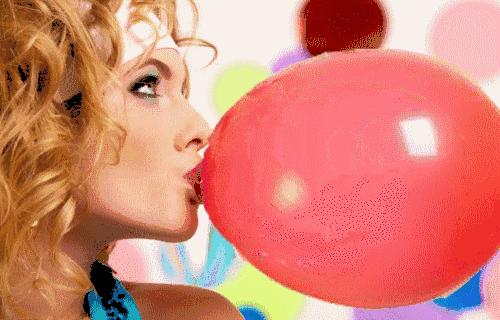 经期前胸部酸胀不敢碰，可以这样缓解……