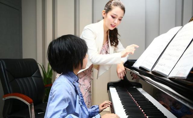 郎朗在海上用钢琴弹致爱丽丝,钢琴独奏致爱丽丝郎朗