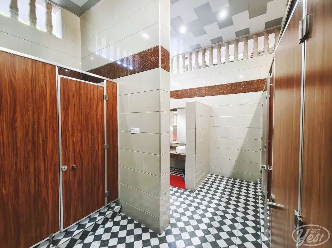 “去过厦门的公厕，我再也看不上五星级酒店了”