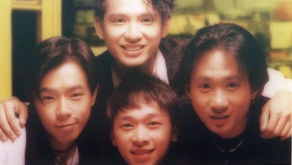 黄家驹对香港娱乐圈的评价,黄家驹对香港乐坛的挣扎与失望