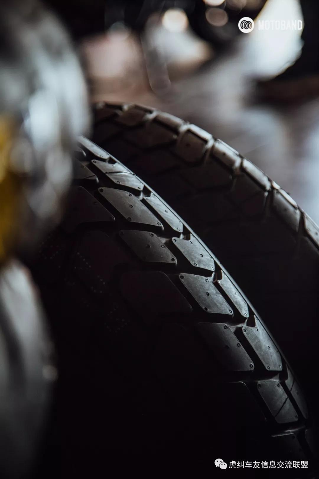 贝纳利幼狮500辐条轮爆胎,贝纳利幼狮500公路版改牌照架