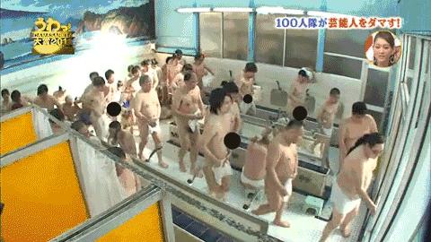 “我在垃圾堆里,守着他自杀前的遗物。”