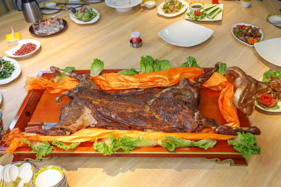 襄阳特色烤全羊,襄阳正宗烤全羊