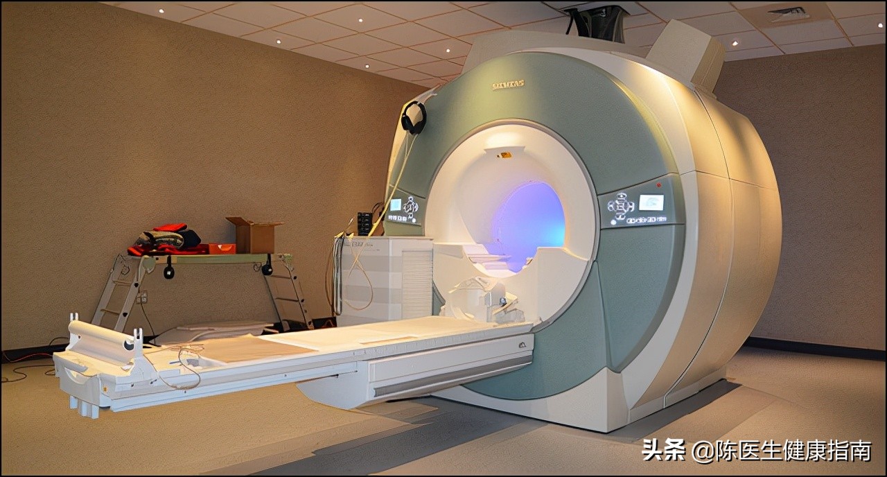 肩膀痛为什么医生建议做核磁共振,为什么多数医生不建议做核磁共振