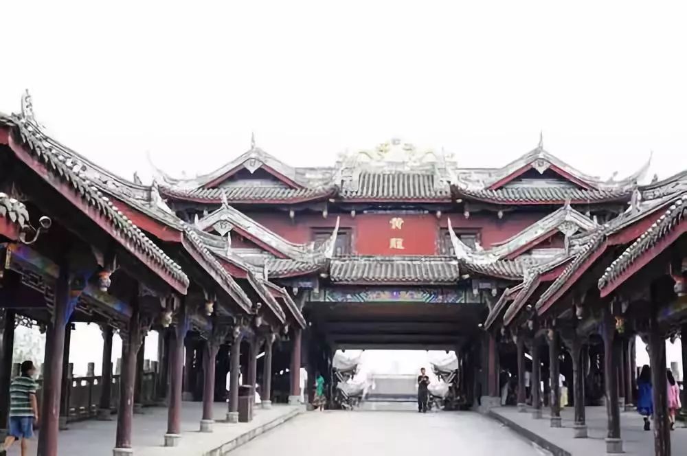 漫步成都街头的文案,漫步成都