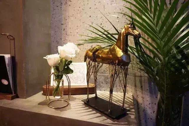 在上海最高的餐厅吃饭需要多少钱,上海最贵的餐厅吃一顿花多少