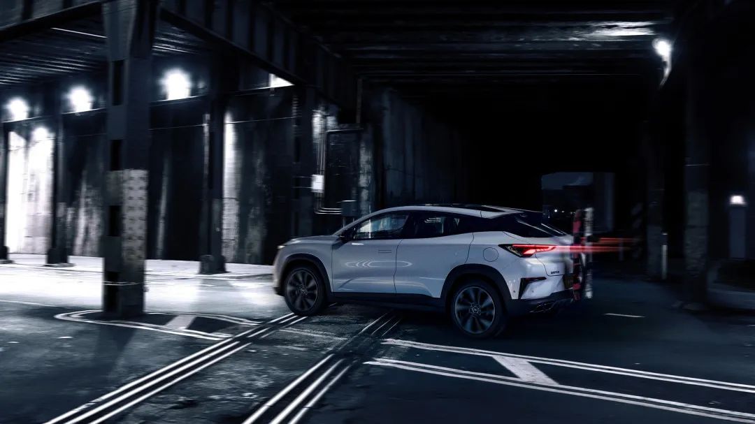 下裙边钣金修复凹陷,爱车凹陷怎么办