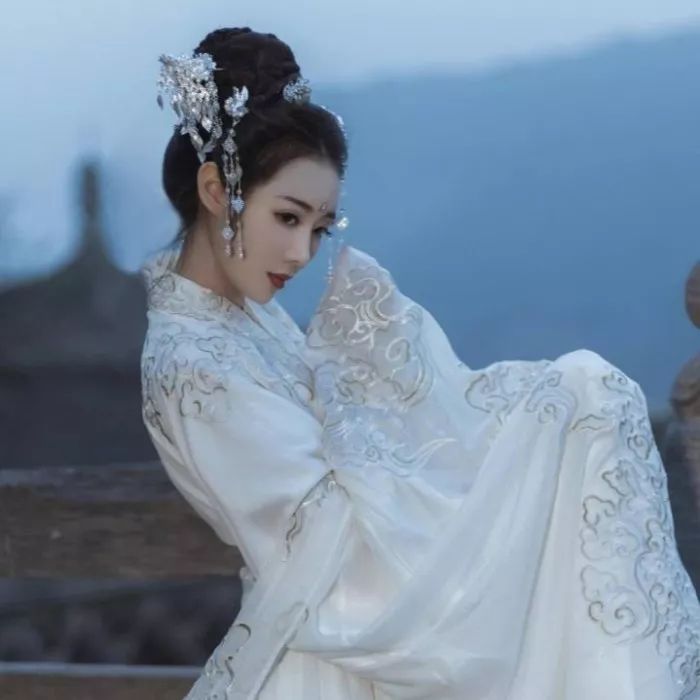 不染世俗的古风女头真人,有意境古风女头真人版