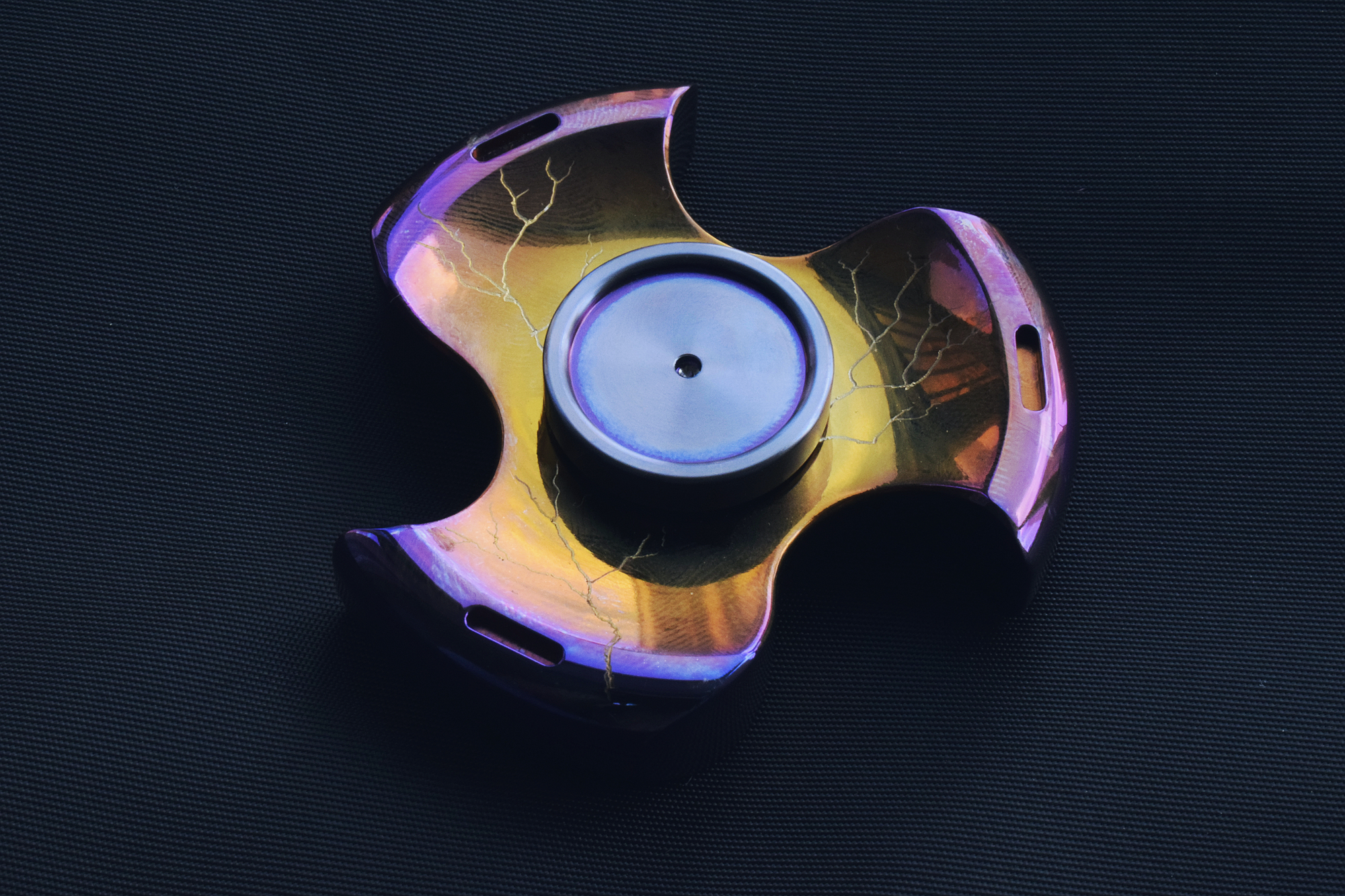 赏心悦目，转到停不下来！——斐戈FEGVE“胖三叶”指尖陀螺赏评