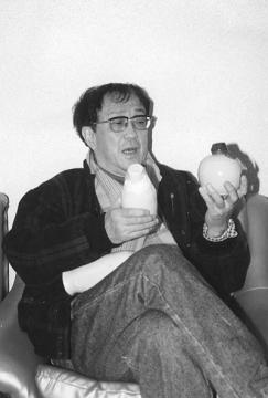 控诉赵丽颖贪得无厌的作家，曾向死者“泼脏水”，法院判决后还态度恶劣