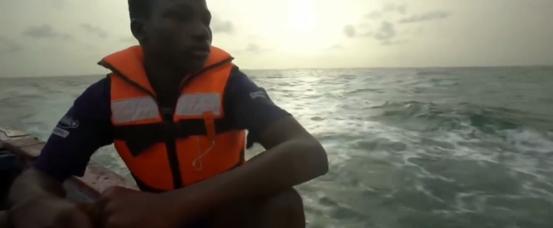 非洲人的捕鱼绝技，一天能捕7吨鱼，出海全凭肉眼找鱼