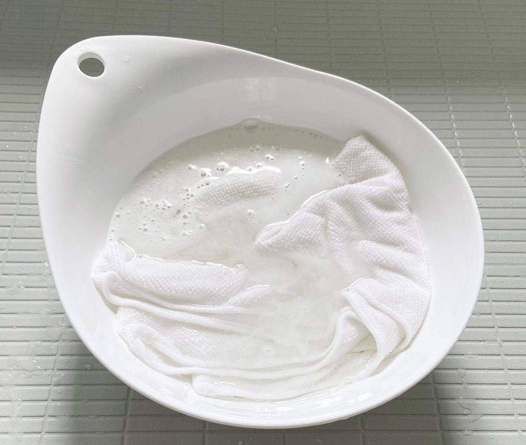 日式主妇衣柜收纳技巧图片大全,衣柜里当季穿的衣服整理收纳技巧