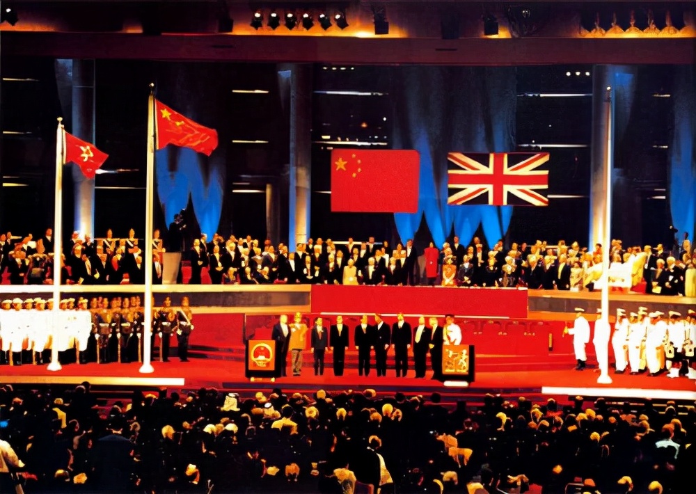 1997年香港回归,如果英军以*力武**抗拒解放军,英军能守住香港吗?