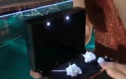 关晓彤宝格丽粉色,关晓彤的奢侈品大全