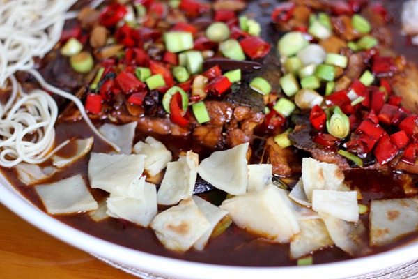 第一美食鱼头泡饼,北京特色菜鱼头泡饼