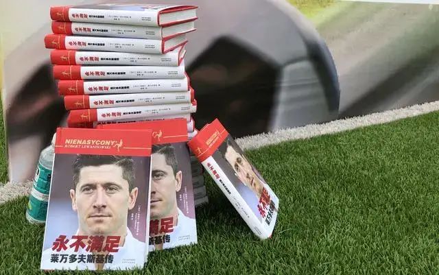 带娃出国踢球上学,带娃留洋踢球