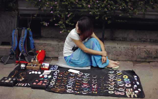 现在流行摆地摊摆什么地摊最赚钱,现在摆地摊哪种行业最赚钱